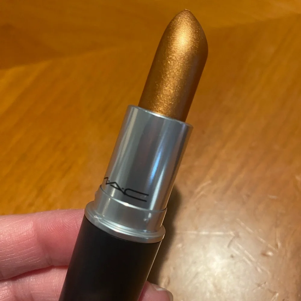MAC Lipstick Bronze Shimmer